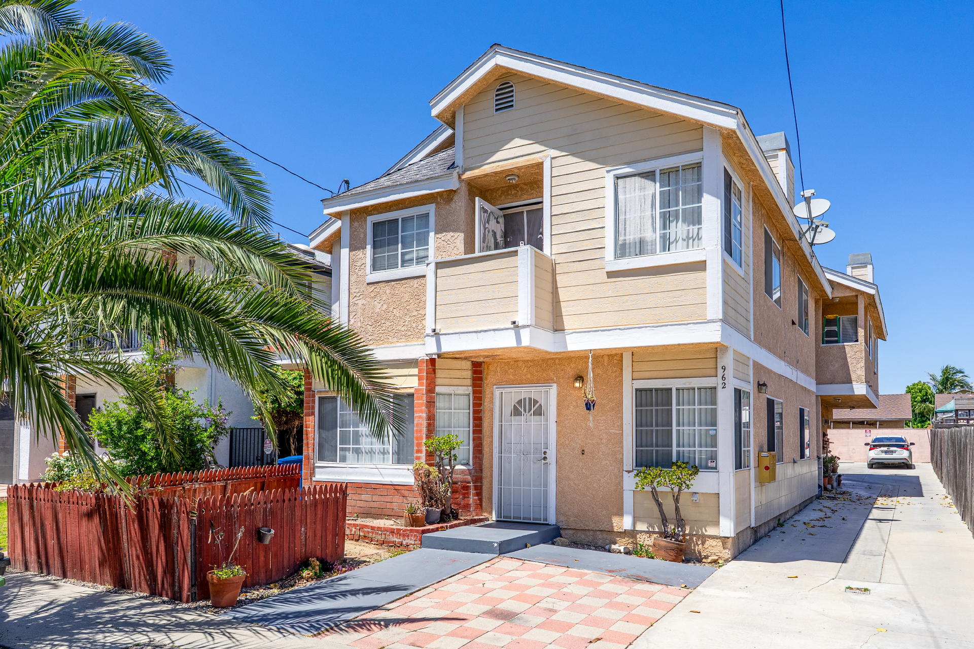 962 W Oliver St - 1